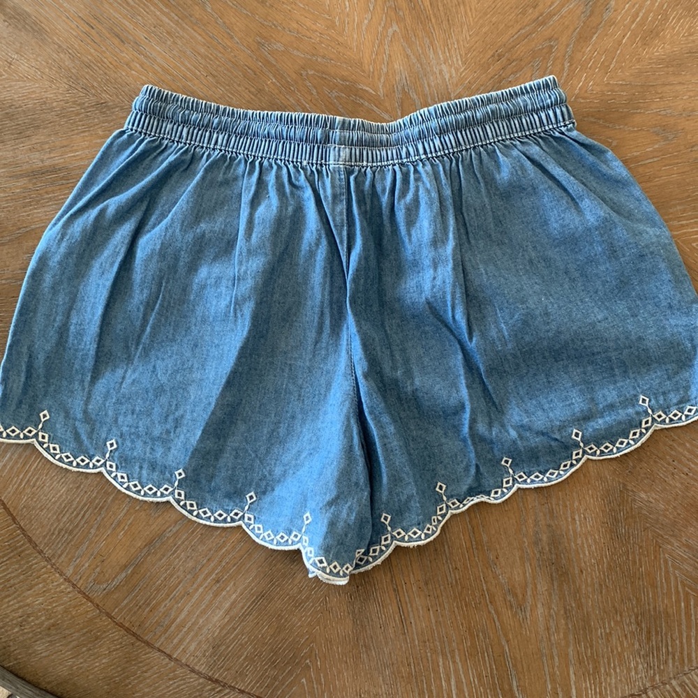 3/$15 Red Camel size XS denim shorts - Picture 3 of 4